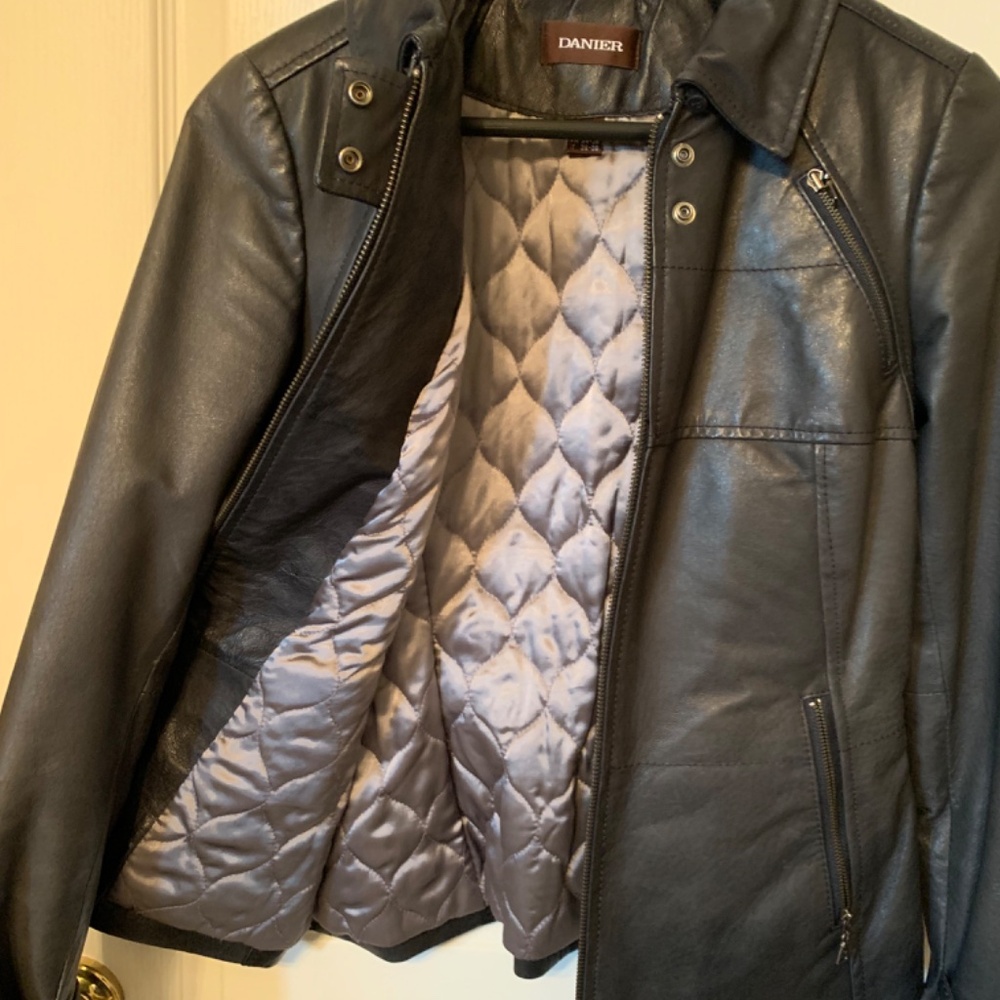 Insulated Danier Genuine Leather Jacket With Fur Collar - Size XS/2TP
